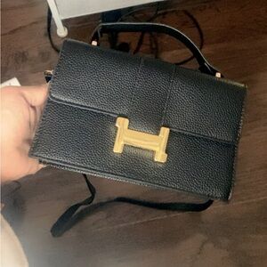 Handheld purse